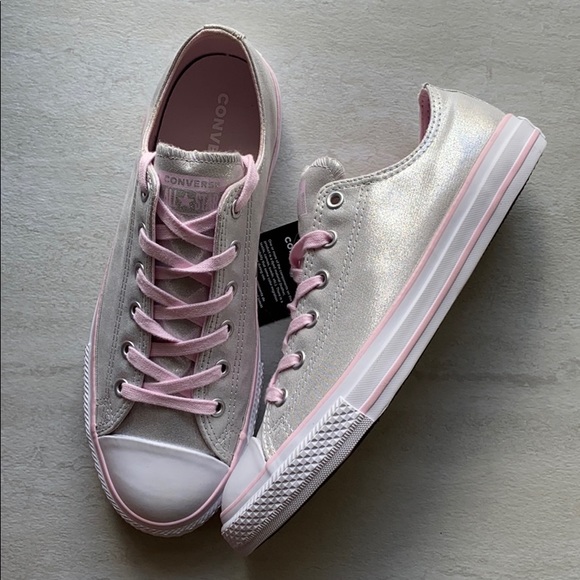 NWT converse low tops - Picture 4 of 9